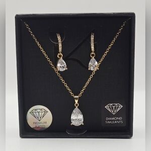 Lovisa Gold Teardrop Necklace & Earring Set Diamond Simulant Jewelry
